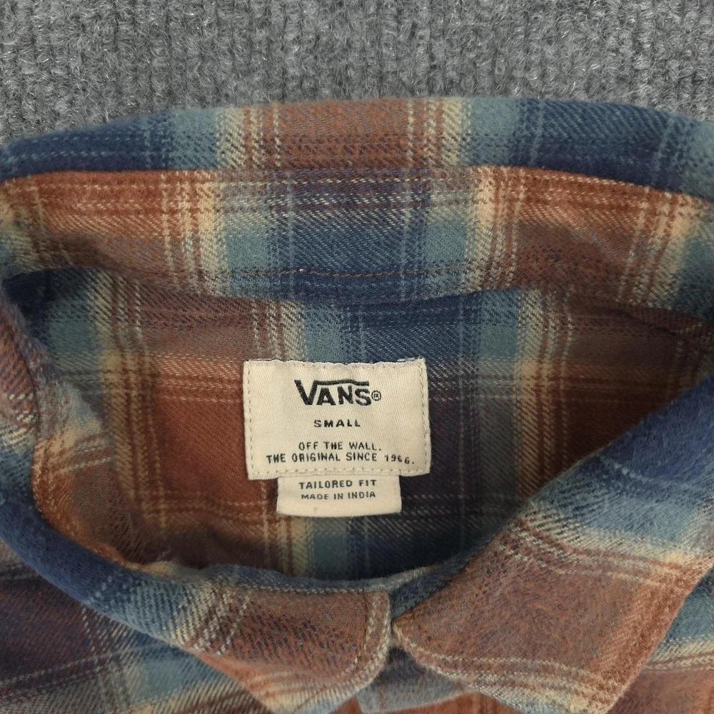 Vans Shirt Mens Small Blue Brown Plaid Flannel‎ Tailored Fit Button Up Casual - Picture 3 of 9
